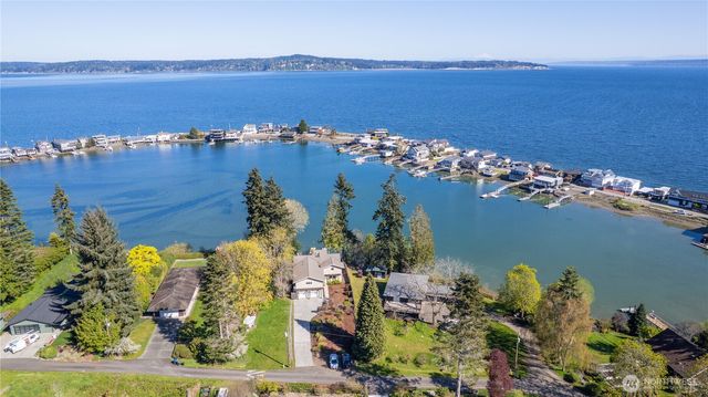 10258 NE Lafayette Avenue, Bainbridge Island, WA 98110