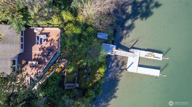 10258 NE Lafayette Avenue, Bainbridge Island, WA 98110
