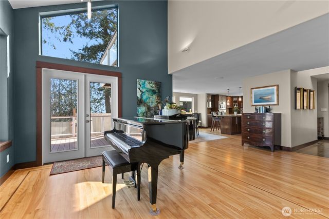 10258 NE Lafayette Avenue, Bainbridge Island, WA 98110