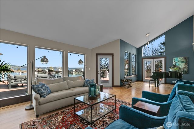 10258 NE Lafayette Avenue, Bainbridge Island, WA 98110