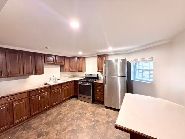 3431 W Lyndale Street, Chicago, IL 60647