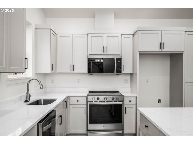 88097 JAMESON Way, Veneta, OR 97487