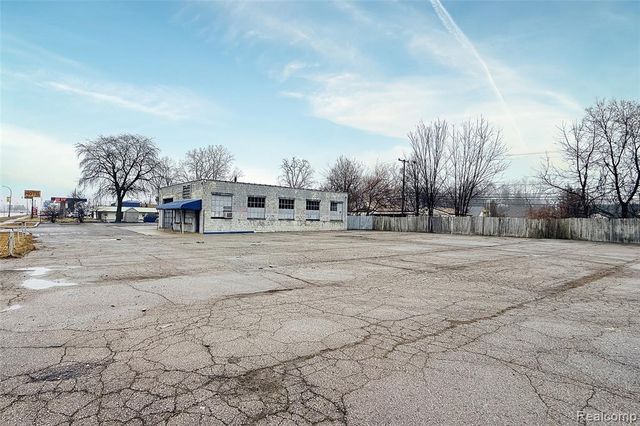 14239 Telegraph Road, Taylor, MI 48180