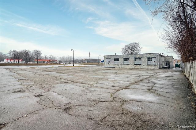 14239 Telegraph Road, Taylor, MI 48180