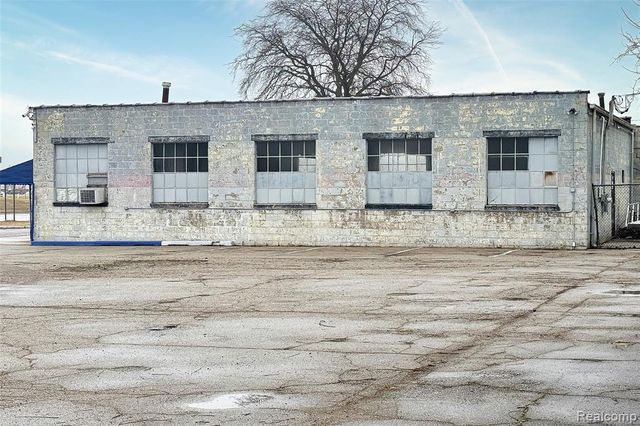 14239 Telegraph Road, Taylor, MI 48180