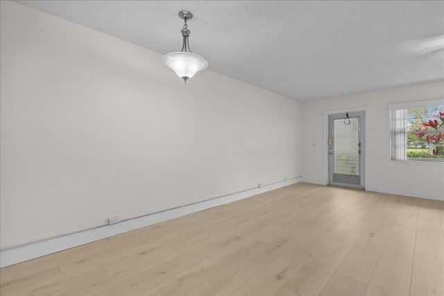 142 Kent I, West Palm Beach, FL 33417