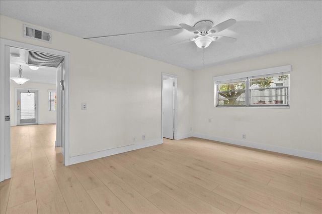 142 Kent I, West Palm Beach, FL 33417