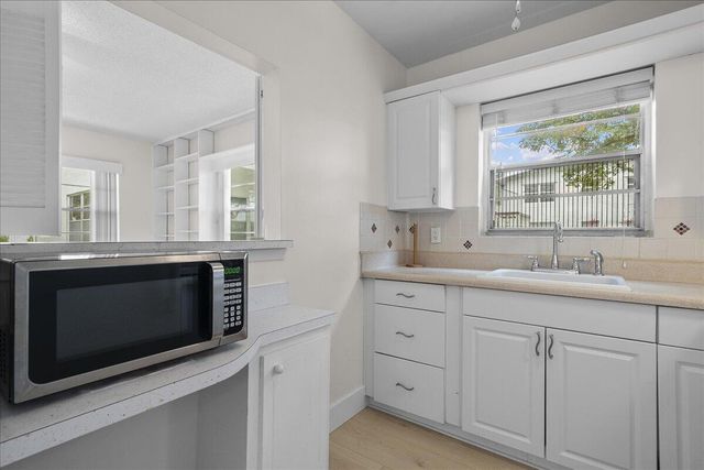 142 Kent I, West Palm Beach, FL 33417