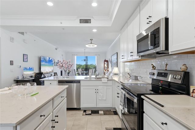 17902 GAWTHROP DRIVE 305, Bradenton, FL 34211
