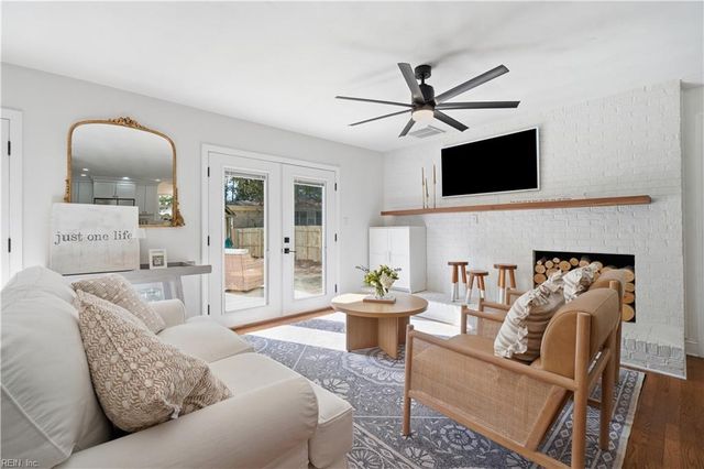 1813 Fleet TER, Virginia Beach, VA 23454