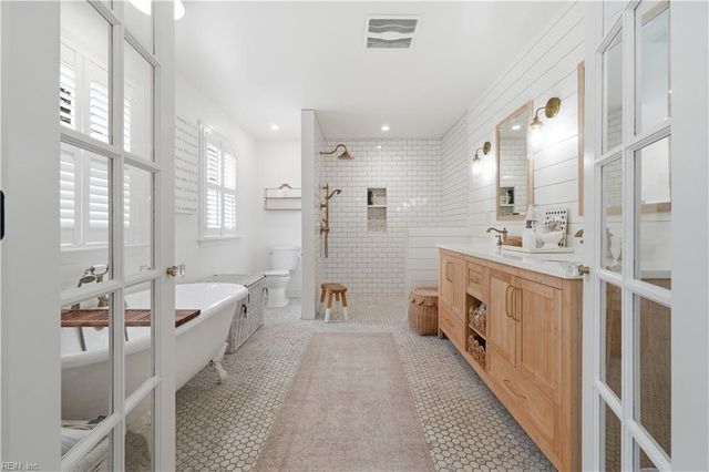 1813 Fleet TER, Virginia Beach, VA 23454