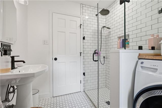 1813 Fleet TER, Virginia Beach, VA 23454