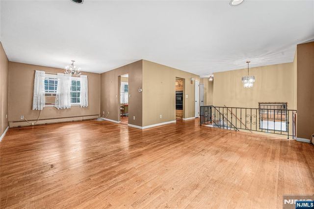 1 Gary Court, Park Ridge, NJ 07656