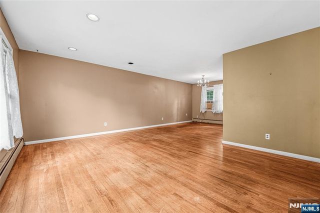 1 Gary Court, Park Ridge, NJ 07656