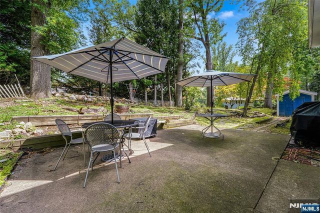 1 Gary Court, Park Ridge, NJ 07656