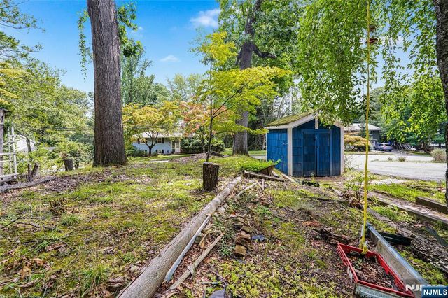 1 Gary Court, Park Ridge, NJ 07656