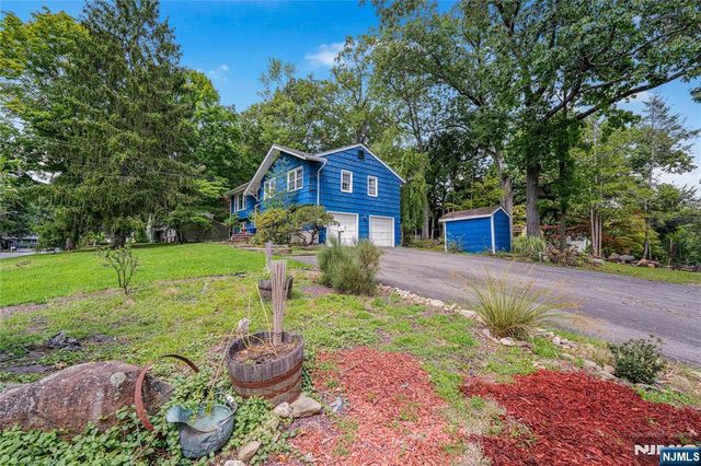 1 Gary Court, Park Ridge, NJ 07656