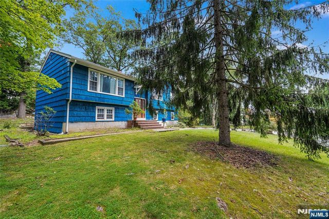 1 Gary Court, Park Ridge, NJ 07656