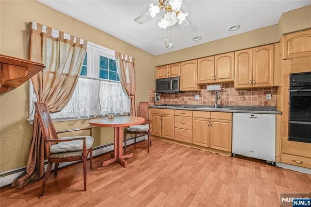 1 Gary Court, Park Ridge, NJ 07656