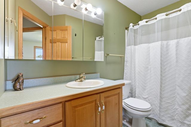 38249 Everton Avenue, North Branch, MN 55056