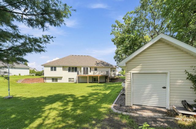 38249 Everton Avenue, North Branch, MN 55056