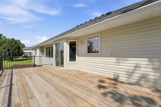 38249 Everton Avenue, North Branch, MN 55056