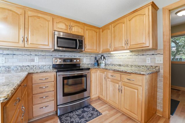 38249 Everton Avenue, North Branch, MN 55056
