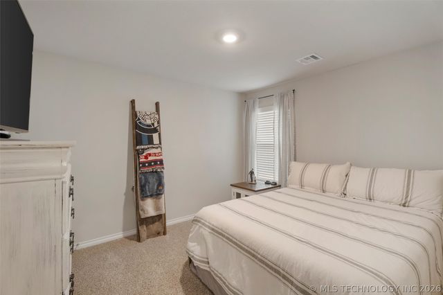 6423 Goldenrod Lane, Bartlesville, OK 74006