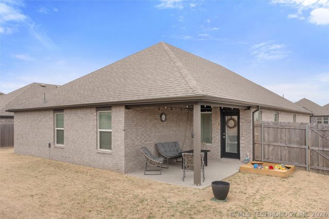 6423 Goldenrod Lane, Bartlesville, OK 74006