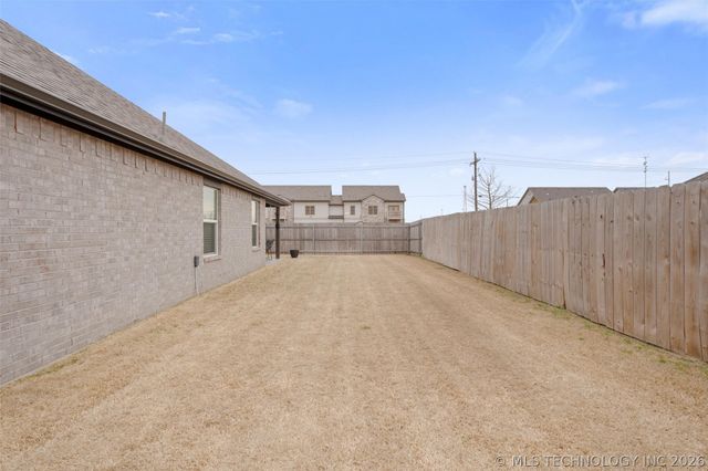 6423 Goldenrod Lane, Bartlesville, OK 74006