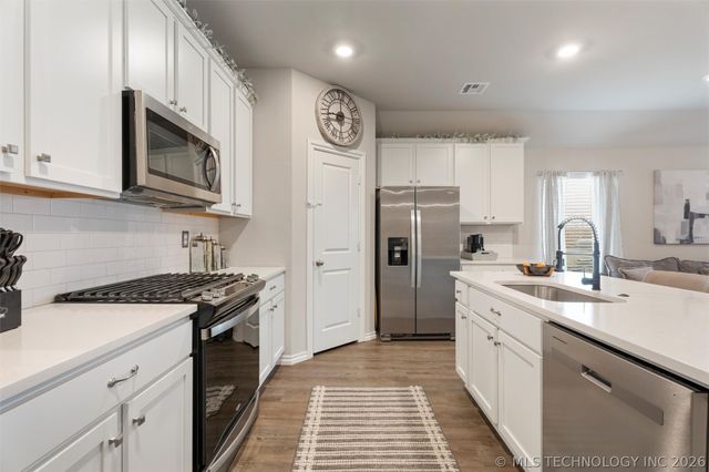 6423 Goldenrod Lane, Bartlesville, OK 74006