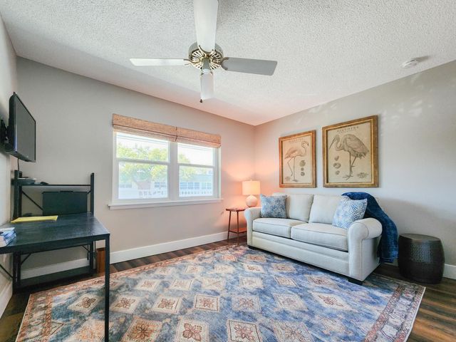 2800 Indian River Boulevard 8, Vero Beach, FL 32960