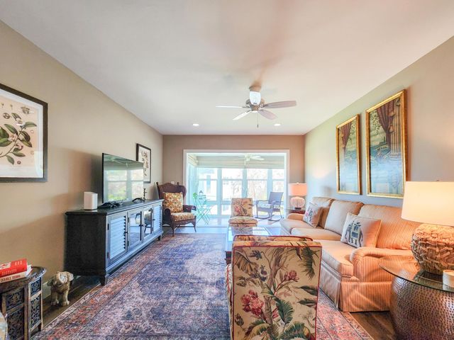 2800 Indian River Boulevard 8, Vero Beach, FL 32960