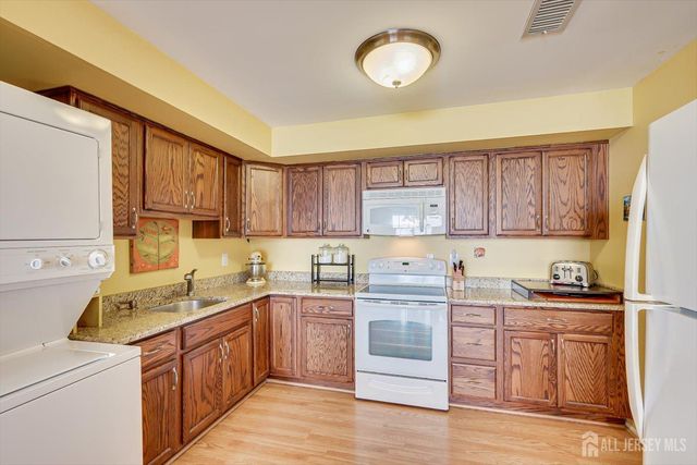 60-3 Prospect Street, Metuchen, NJ 08840