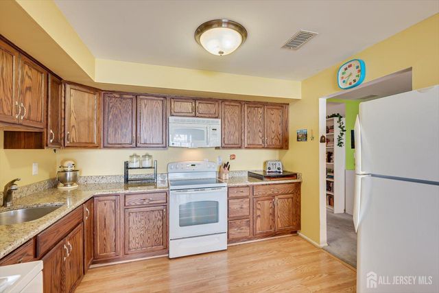 60-3 Prospect Street, Metuchen, NJ 08840