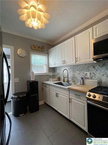 320 East Union Boulevard, Bethlehem City, PA 18018