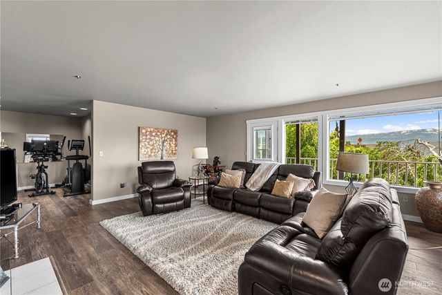 2336 Grand Avenue, East Wenatchee, WA 98802