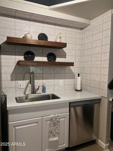 4750 N CENTRAL Avenue 14P, Phoenix, AZ 85012