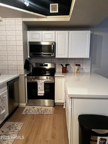 4750 N CENTRAL Avenue 14P, Phoenix, AZ 85012