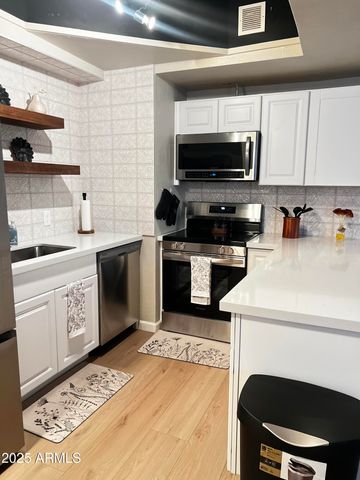 4750 N CENTRAL Avenue 14P, Phoenix, AZ 85012