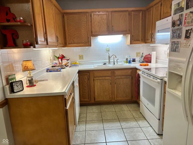 8131 Bentley Farms Place, Indianapolis, IN 46259