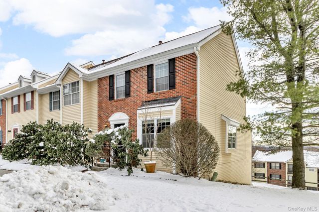 8 Cumberland Court, Peekskill, NY 10566