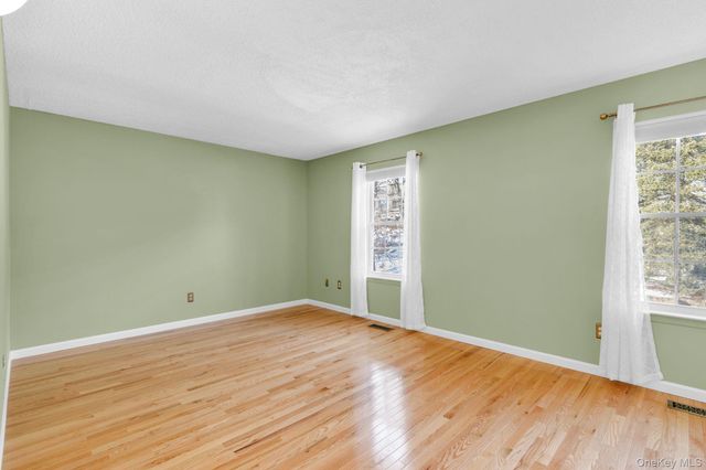 8 Cumberland Court, Peekskill, NY 10566