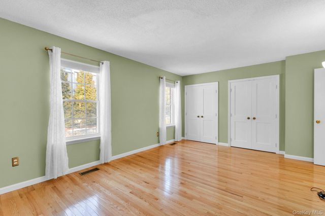 8 Cumberland Court, Peekskill, NY 10566