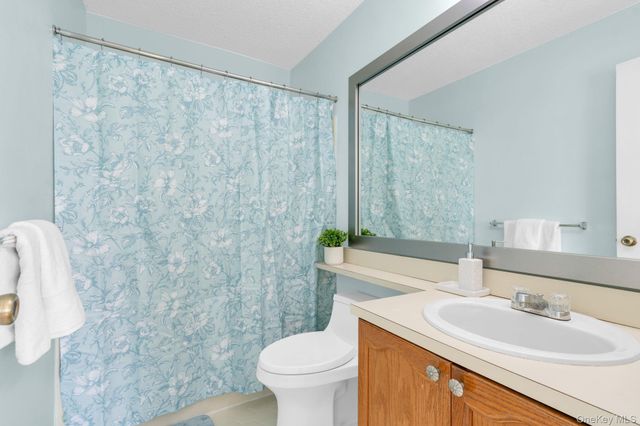 8 Cumberland Court, Peekskill, NY 10566