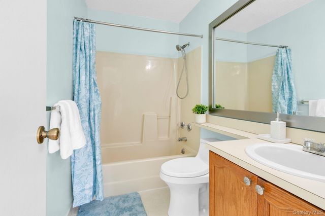 8 Cumberland Court, Peekskill, NY 10566