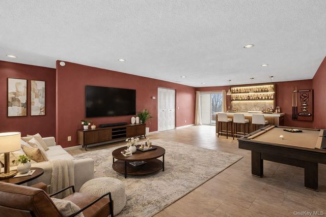 8 Cumberland Court, Peekskill, NY 10566