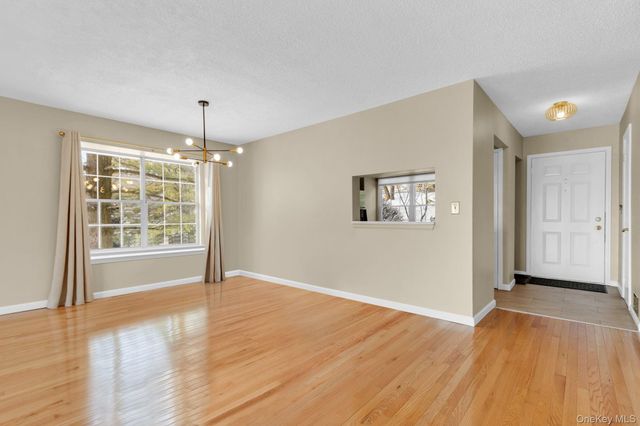 8 Cumberland Court, Peekskill, NY 10566