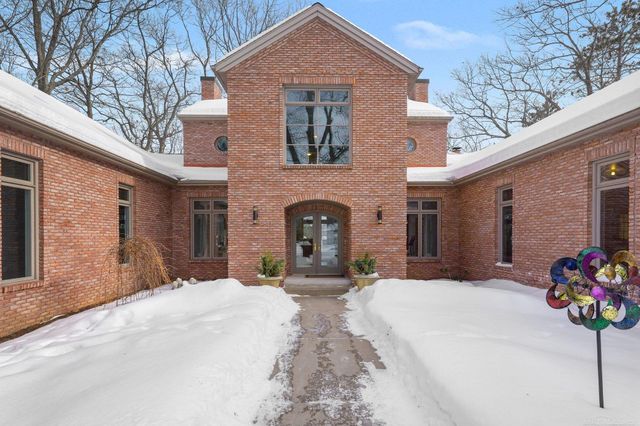 N3870 N Grand Oak Drive, Breitung Twp, MI 49801