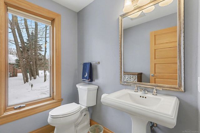 N3870 N Grand Oak Drive, Breitung Twp, MI 49801